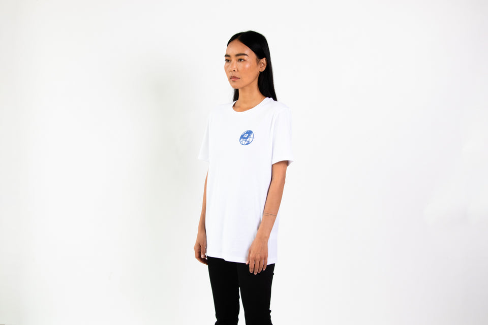 tee shirt blanc femme de profil - PARISTREIZELAB